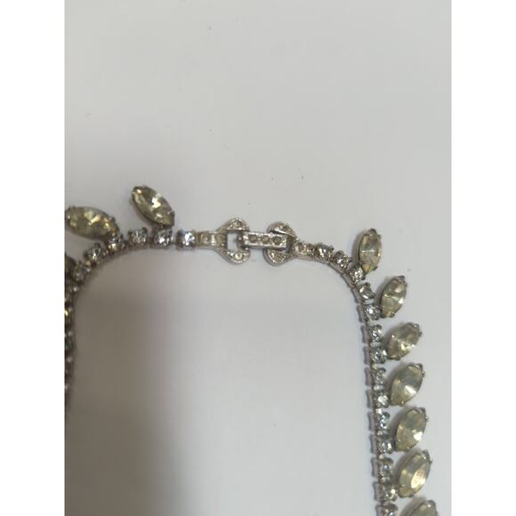 Signed ASTRA Vintage Costume Marquise Shaped Rhinestone Necklace - Picture 3 of 6